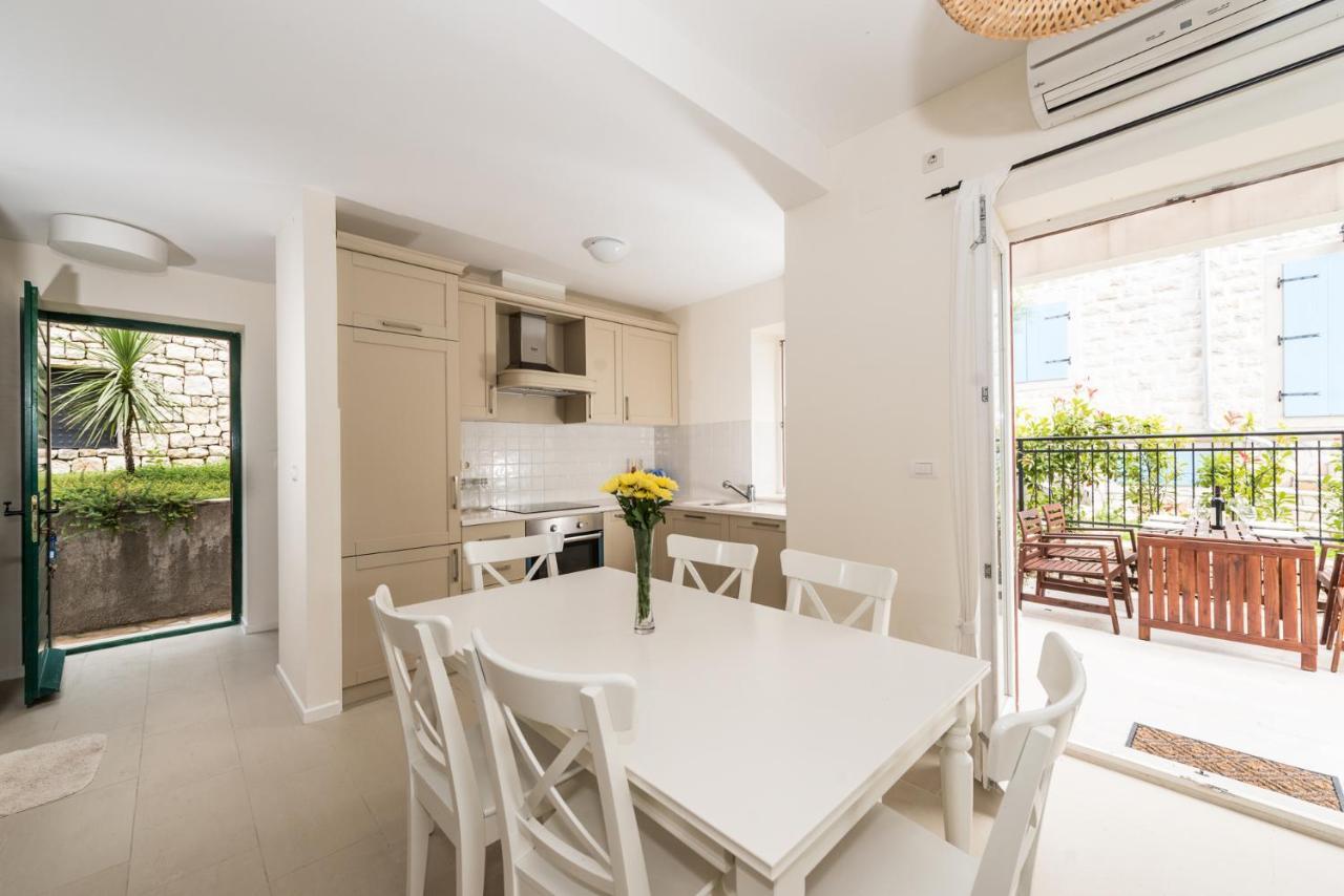 Villa Lavender Herceg Novi Exteriör bild